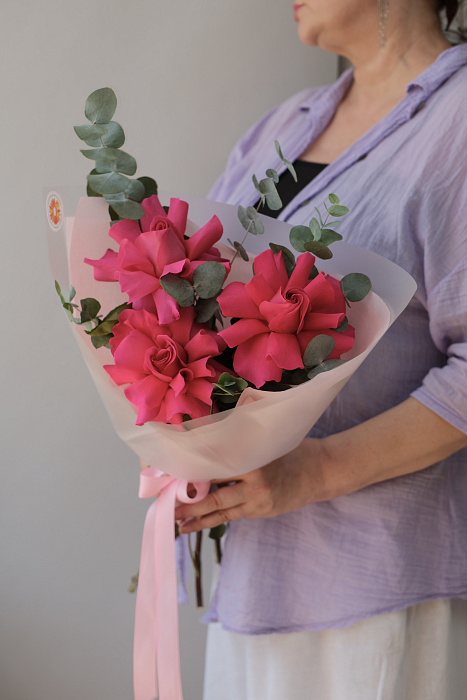 Букет из 3 роз сорта "Пинк Флойд"