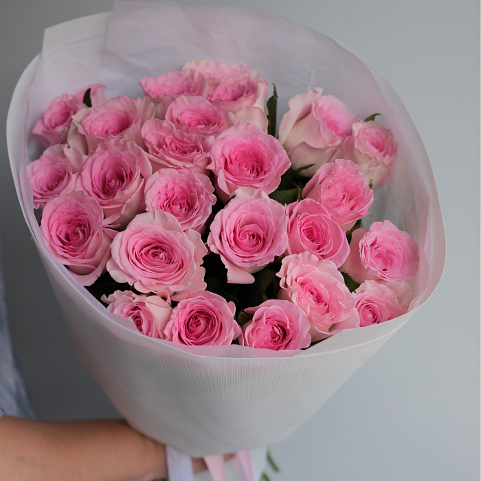 Букет из 21 нежно-розовой розы