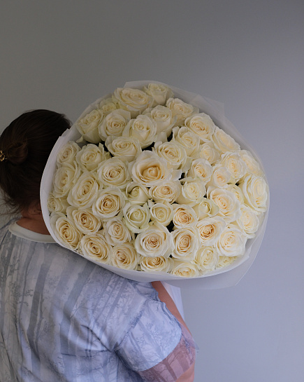 Букет из 51 белой розы с доставкой по Астане