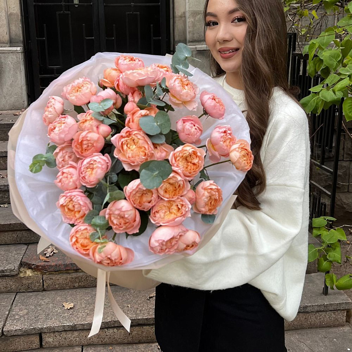 Букет из 9 кустовыз роз