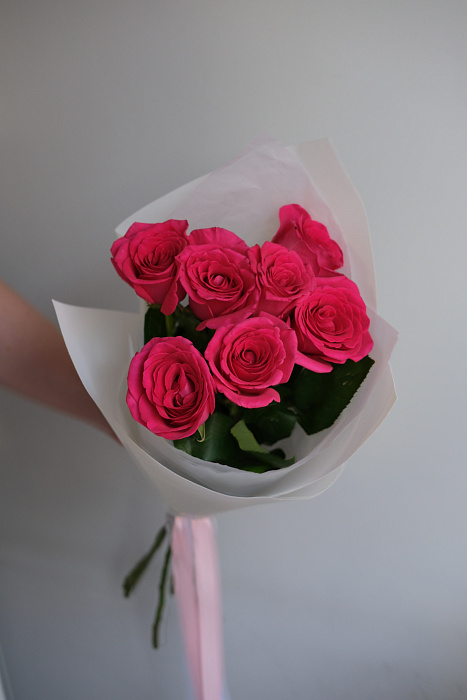 Букет из 7 малиновых роз