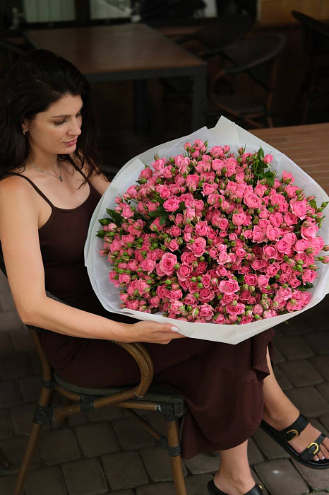 Букет из кустовых роз 