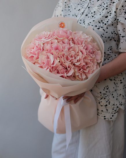 Букет из 11 французских роз "Пинк Мондиаль" с доставкой по Астане