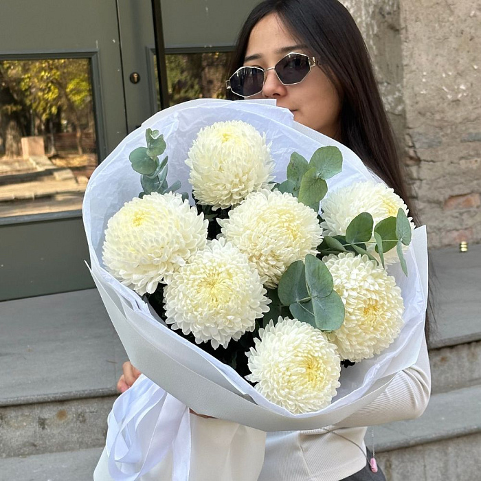 Букет изодноголовых хризантем