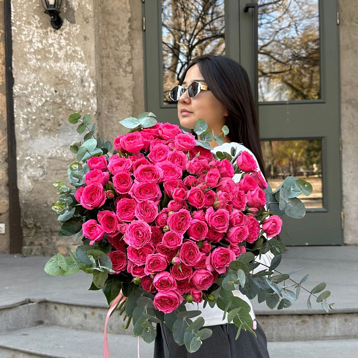 Букет из кустовой розы